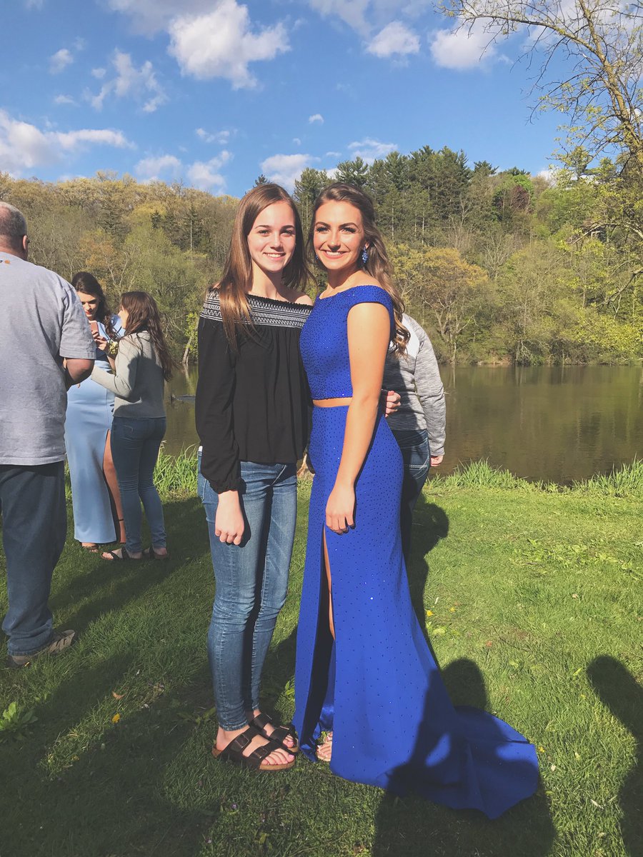 OHulick's tweet photo. Selling my prom dress! Message me for details😊 https://t.co/O7KsvHKFsR
