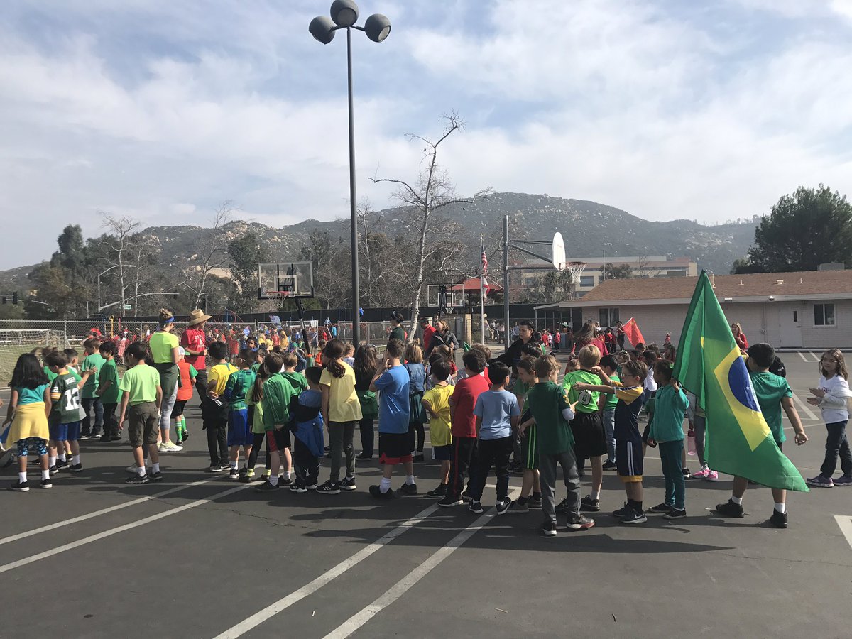 sms_ppal's tweet photo. Wednesday of #CSW19 - Celebrating Our Catholic Faith Around  the World. It's Olympic Day! Parade of Nations followed by friendly competition of basketball, hurdles, javelin throw, and sprint. #ourcru #smspoway https://t.co/kCeN6tDFeJ