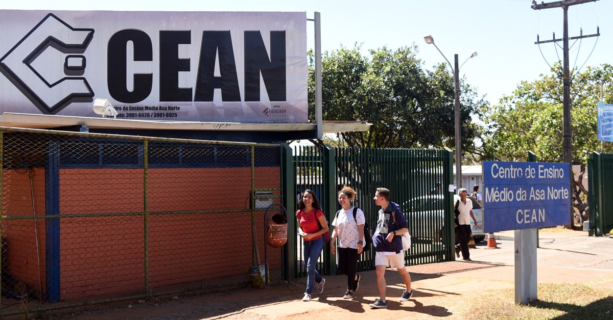 EuEstudante's tweet image. Secretaria de Educação divulga contemplados em vagas remanescentes #escolaspublicas #escolasdf #brasilia 

correiobraziliense.com.br/app/noticia/eu…