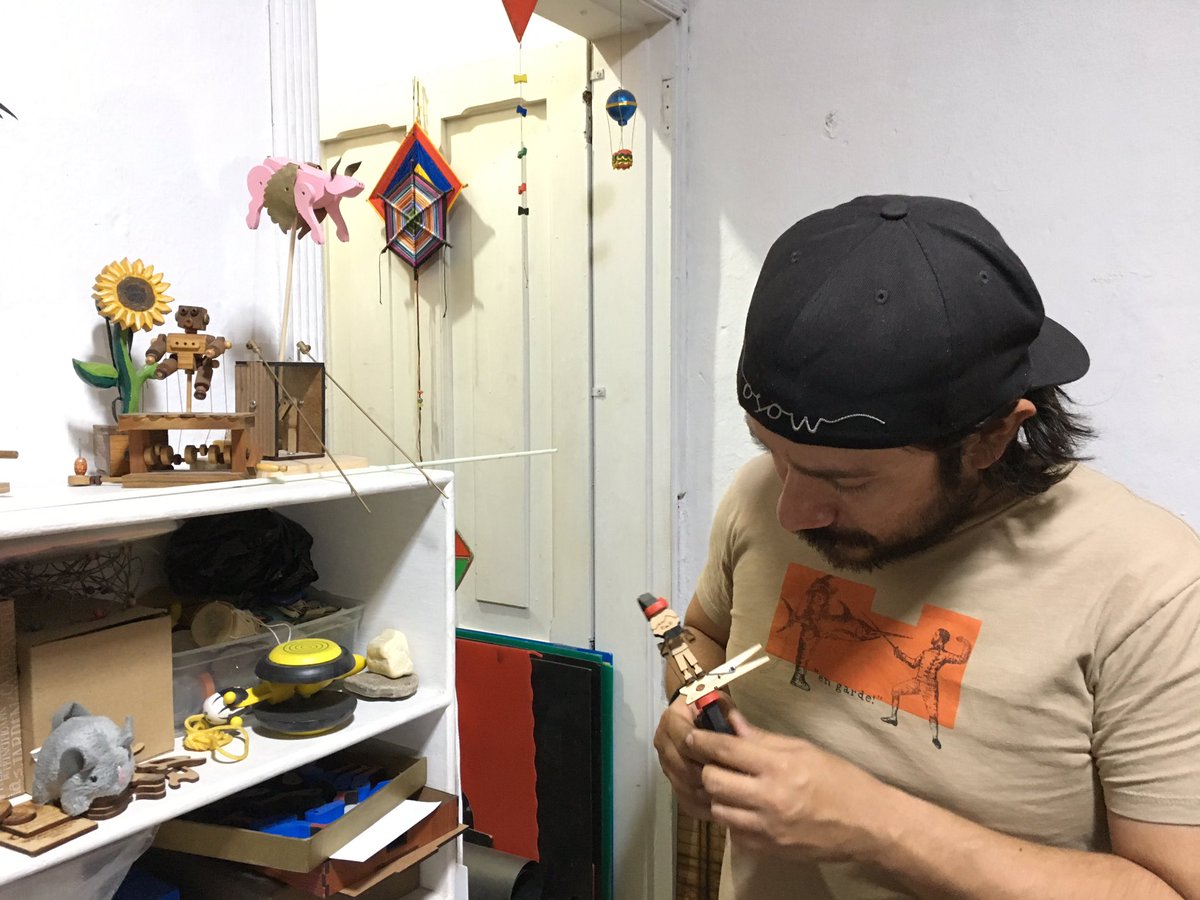 analogicoideas's tweet photo. Seguimos trabajando. 
#SomosDescubrimiento #SomosCreación #SomosDescubrimientoYCreación #Investiga #ciencia #arte #autómata #automaton #EAFIT #Medellín #Colombia #Analógico #escultura #sculptures #installation #exhibition #kinetic #KineticWork #KineticArt https://t.co/Mp1VcG7H97 https://t.co/IT7x3YkdlQ