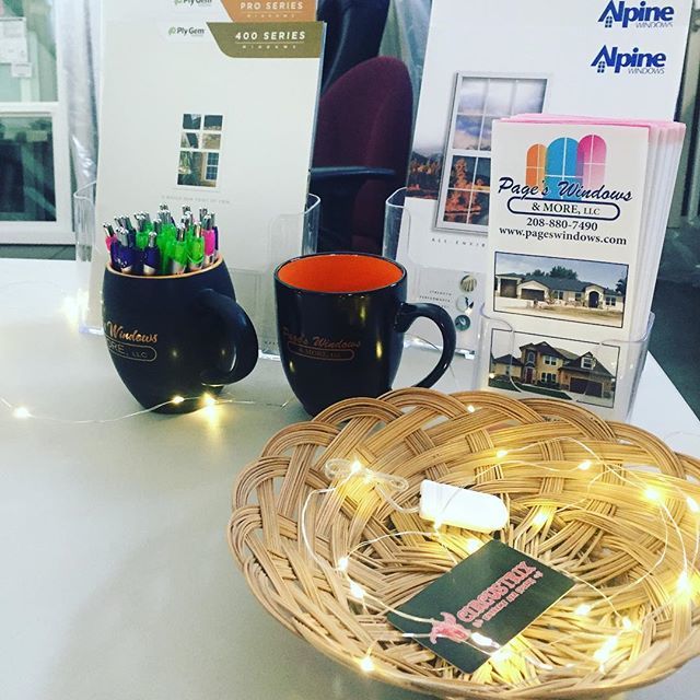 PagesWindows's tweet image. Plotting out the layout of our booth for next Thursday’s closed event with the @snakerivervalleybca Do you spy our giveaway item? I am slightly envious of the winner.

#pageswindows #expo #buildidaho #welovewhatwedo bit.ly/2FYEAkb