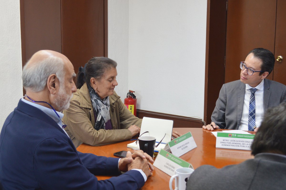 eap_cdmxoficial's tweet photo. #SGIRPC y la #EAP firman Convenio de Colaboración para conjuntar esfuerzos que permitan profesionalizar a la función pública en materia de gestión integral de riesgos. Un especial agradecimiento a la Arq. @VenegasUrzua Secretaria de #SGIRPC https://t.co/pXDcOVl3kW