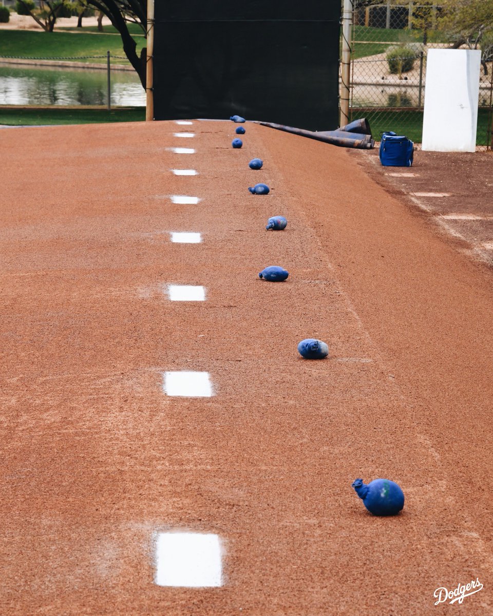 Dodgers's tweet photo. 14 DAYS. #DodgersST https://t.co/pyTltC6Mh3