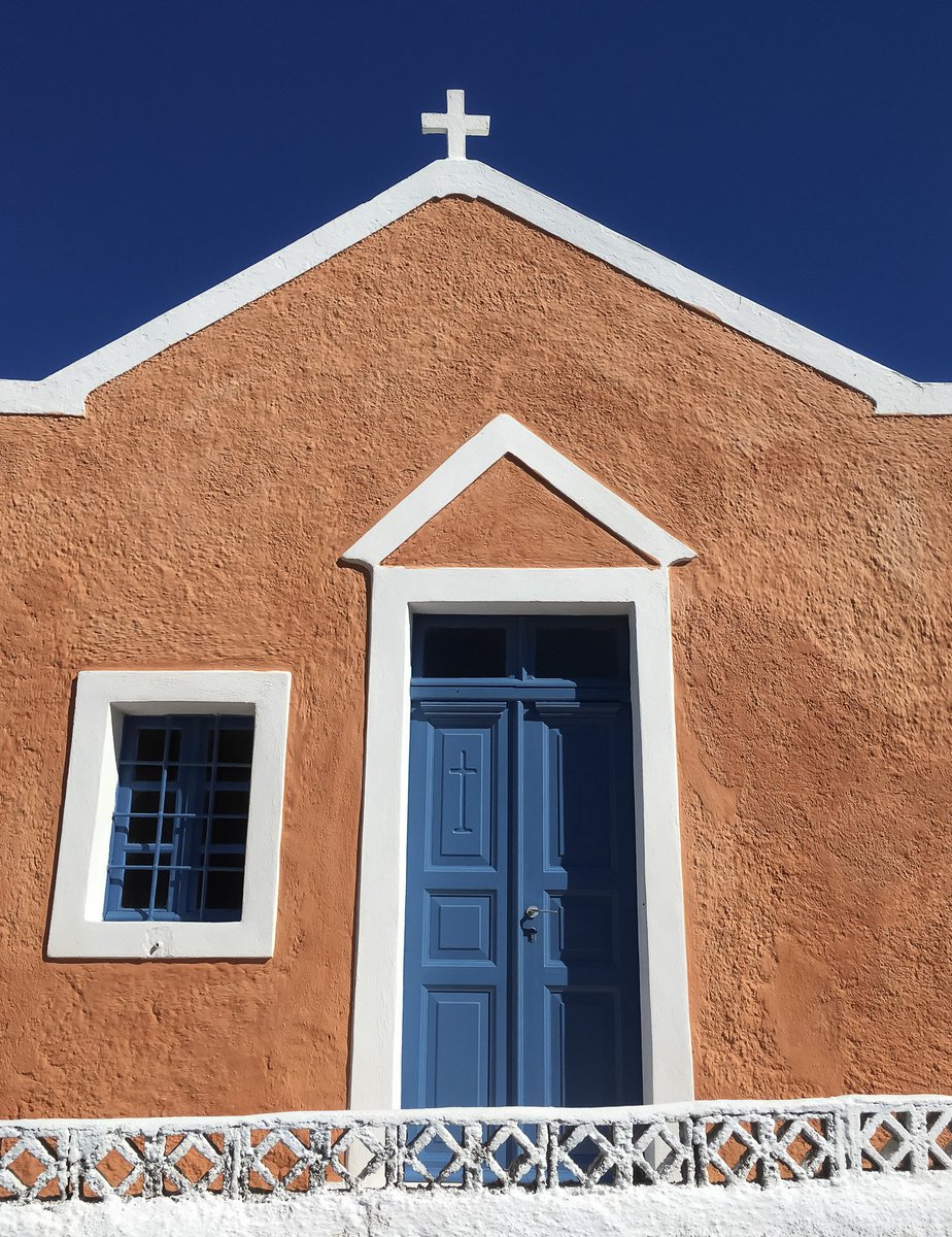 PhonetographyT's tweet photo. Strolling through Oia one fine day...
.
#iphoneonly #phoneographic #mobile_photography_ #phonephotography  #iphonephotography #iphonetography  #phonetographytours #phonephotographer #phonephotos #Santorini #Greece    #travelphotography #summer #mobilephoto #worldmobilephotography https://t.co/woVM70UnQI