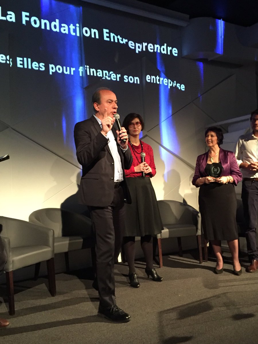 Bravo <a href="/FEntreprendre/">Fondation Entreprendre</a> et <a href="/AXAFrance/">AXA France</a> pour #moocdeselles ! Merci 1000 fois à toutes les mooqueuses ! 😘😘😘#MoocoftheYear