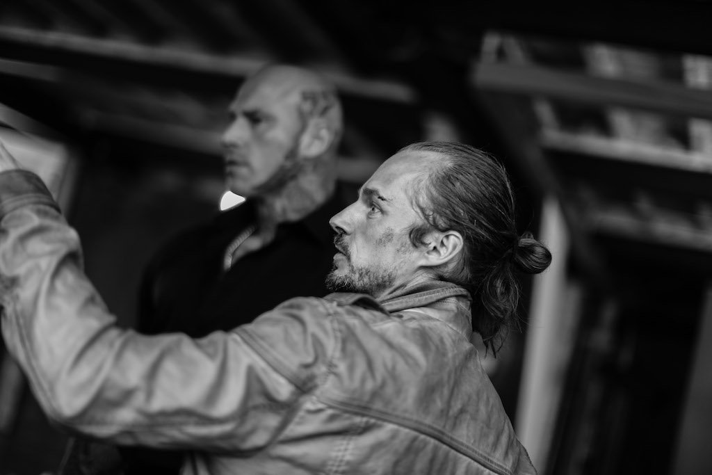 The dream team duo! Beau and Simon Fowler working like heroes. Great #BTS snap

#blackandwhite #dreamteam #teamwork #heroes #actionmovie #stunts #staytuned #marvel #hellboy #singerfilms #kifilms #expressdeliverymovie <a href="/Beauki3/">Beauki</a> <a href="/eloisecarrow/">🌿Agos Chaya🌿 || ◍Eloise Carrow◍</a> <a href="/KiFilms/">Ki Films</a> @SingerFilmsUK <a href="/simonfowler54/">simon fowler</a>
