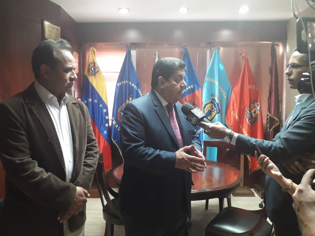 edgarzambranoad's tweet photo. Hoy entregamos presidencia de la Comisión de Seguridad y Defensa de la Nación al Diputado del Estado Falcón, Eliezer Sirit. https://t.co/S1pcC7nNPf