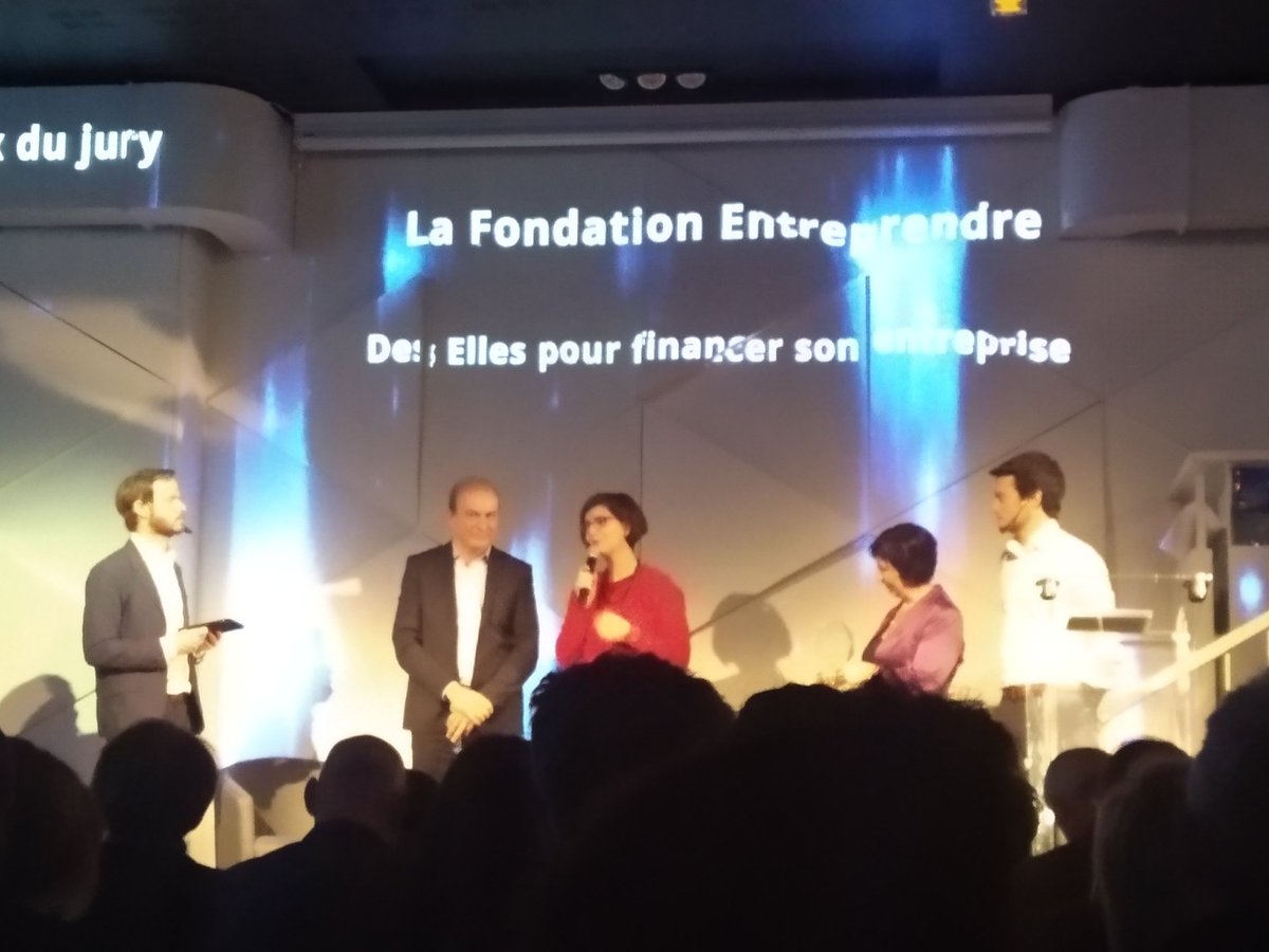 Bravo aux gagnants La Fondation Entreprendre qui a traité d'un sujet qui nous touche : l'#entrepreneuriat au féminin 🚀 #MOOCOFTHEYEAR