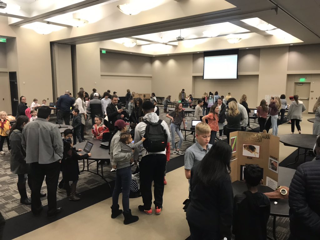 GordonKSee's tweet photo. .@KleinISD #KleinGT students sharing their discoveries at the #AdvancedLearningPathways

So much knowledge and brilliance in one room! #P2PinAction 

@KlebKISD @DoerreKISD @SchindewolfKISD @RothKISD @KleinISDBret @jenny_mcgown @dzhernandez @beth_gilleland @CRaiyawa https://t.co/0E8usSOjxJ
