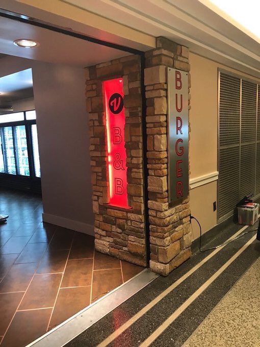 DisplacedSabres's tweet photo. Join us tonight in Dallas outside Valor Bar & Burger restaurant outside section 103 during the 2ND INTERMISSION for a group photo! Please WAIT 5-10 MINS BEFORE taking the pic! Please RT & share! #SabresinDallas https://t.co/sZCrpfd0KN