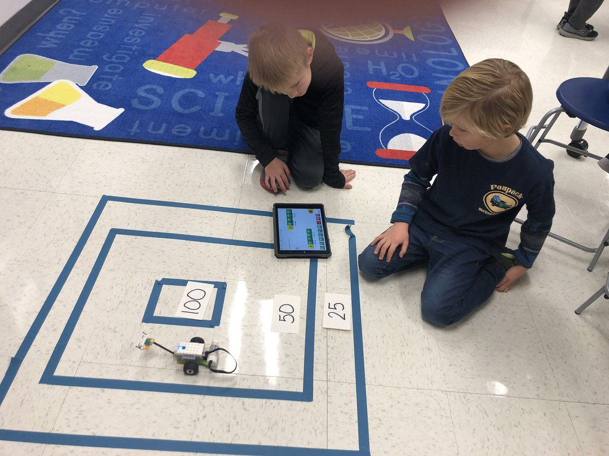 2ndHewitt's tweet photo. Robotics coding with Milos @Donald_ES #LISDculture https://t.co/ztVAnEafqW