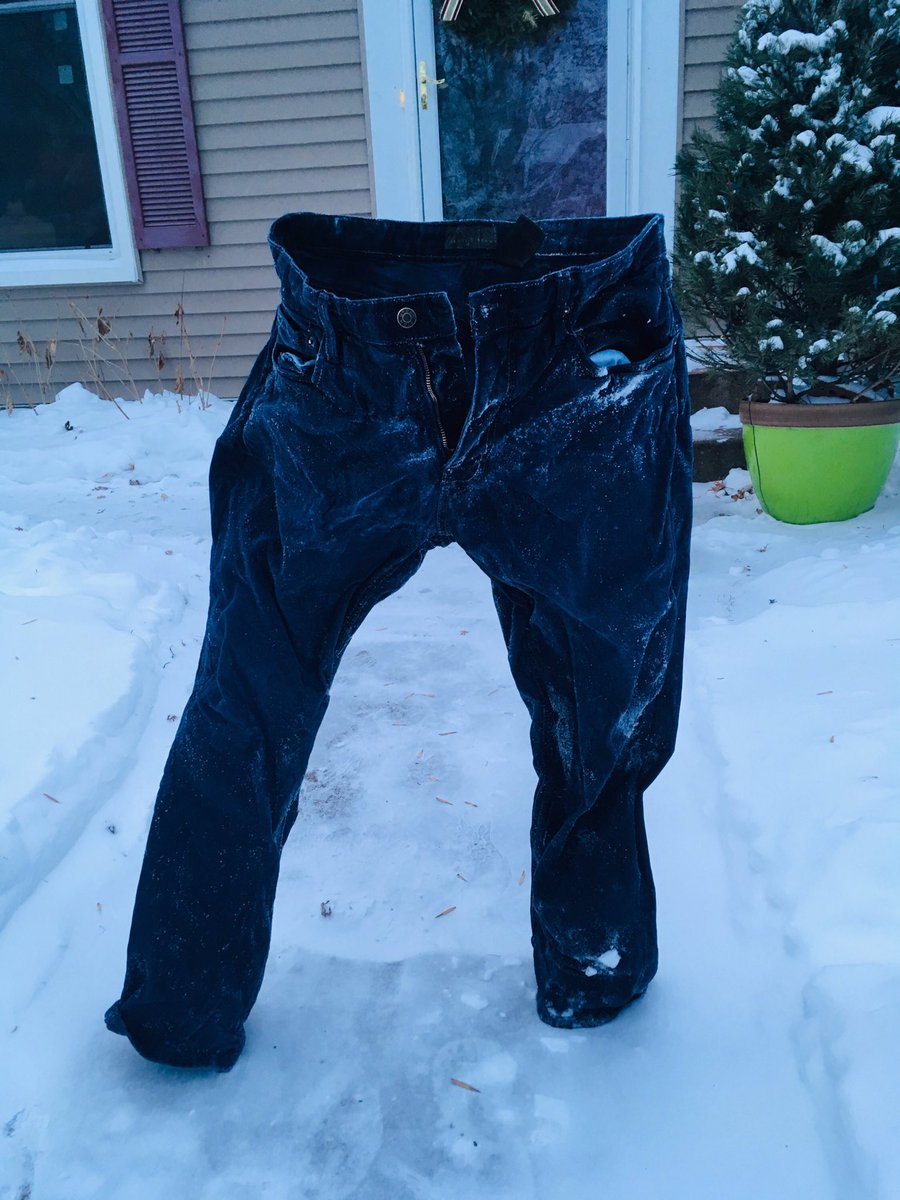 schleppen's tweet image. Froze my pants today in mere minutes ... #PolarVotex #FrozenFun #HowColdIsIt?