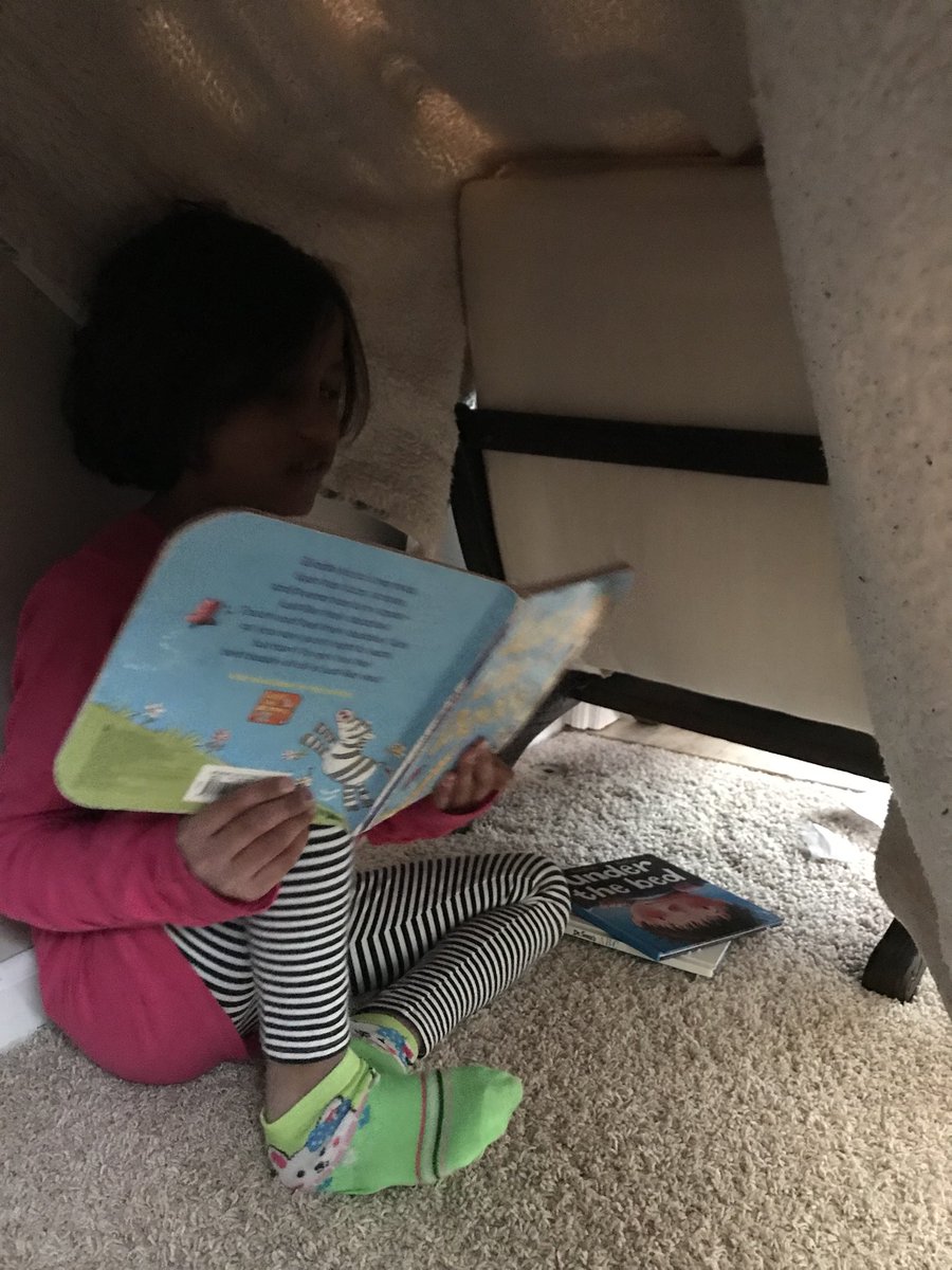 babiessmile's tweet photo. Four #SayreStrong munchkins cooking and reading in their #readingfort    #toocoldforschool #ChallengeAccepted https://t.co/Li0ZuBZ8r2