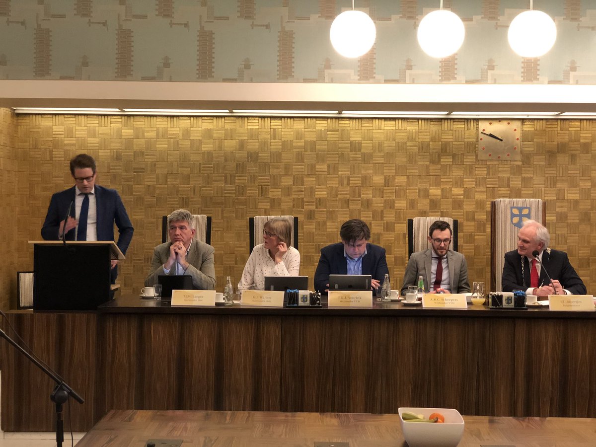 Overtuigende maidenspeech raadslid <a href="/tjalkedejong/">Tjalke de Jong</a> over het belang van behoud van zoekwaarde huurwoning na echtscheiding én een lumineus idee 5 kiloton CO2 per jaar te besparen 🧐