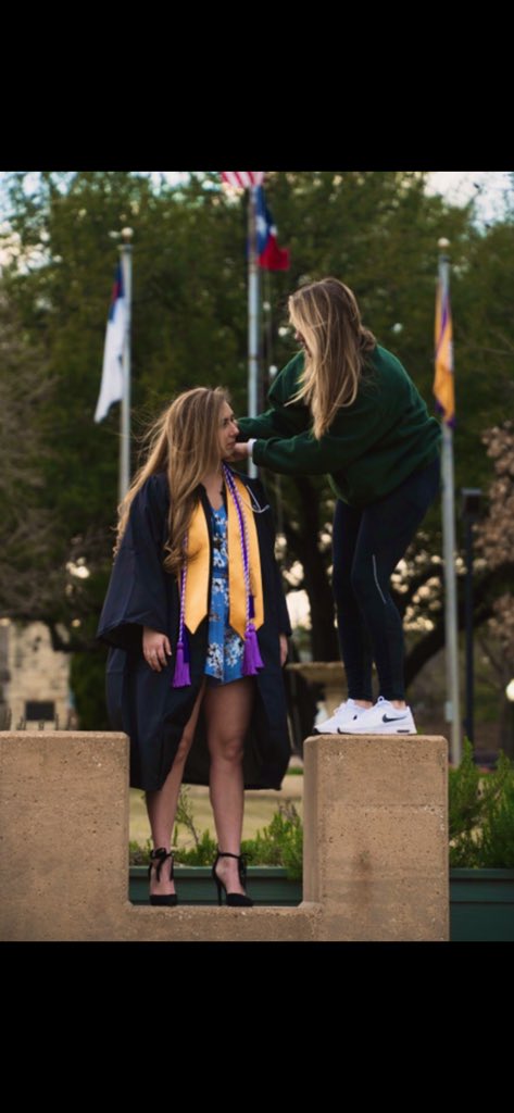 MollyDolezel's tweet photo. Always have each others backs🎓💛 https://t.co/fj54bs0Tpt