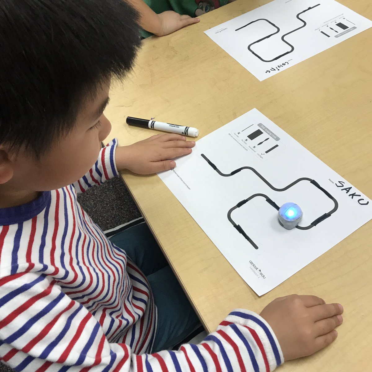 caridenny123's tweet image. Ozobot Basic Training Day 1- Kinders started by examining Ozobot and practiced turning it on and off. We also learned how to draw “just right” lines and corners for Ozobot to follow🤖✅ #CodinginKinder #CHESHawks @Ozobot @BuhrCHES @PowayUnified @PUSDinnovate