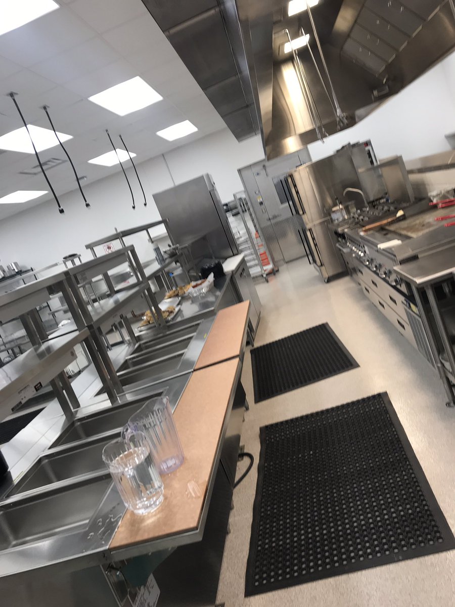 nstreet_teaches's tweet image. @OfficialSHSPack 
Post 2 of 2: SHS Expo was outstanding! It’s was so wonderful to see all their hard work and get to interact with the students. I’m blown away by their research, deeper learning, and critical thinking! #the5cs #pblexpo #packerpride #iowcsproud