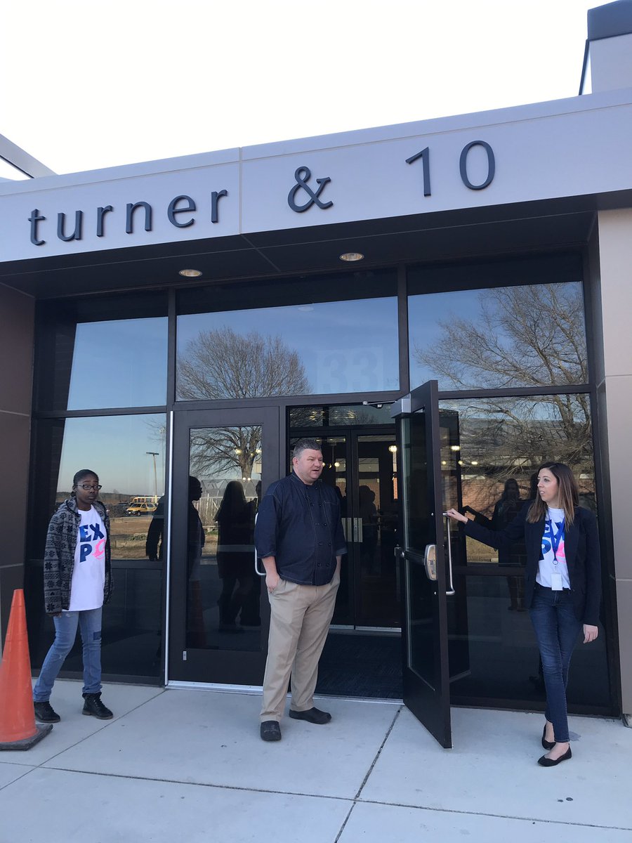 nstreet_teaches's tweet image. @OfficialSHSPack 
Post 2 of 2: SHS Expo was outstanding! It’s was so wonderful to see all their hard work and get to interact with the students. I’m blown away by their research, deeper learning, and critical thinking! #the5cs #pblexpo #packerpride #iowcsproud