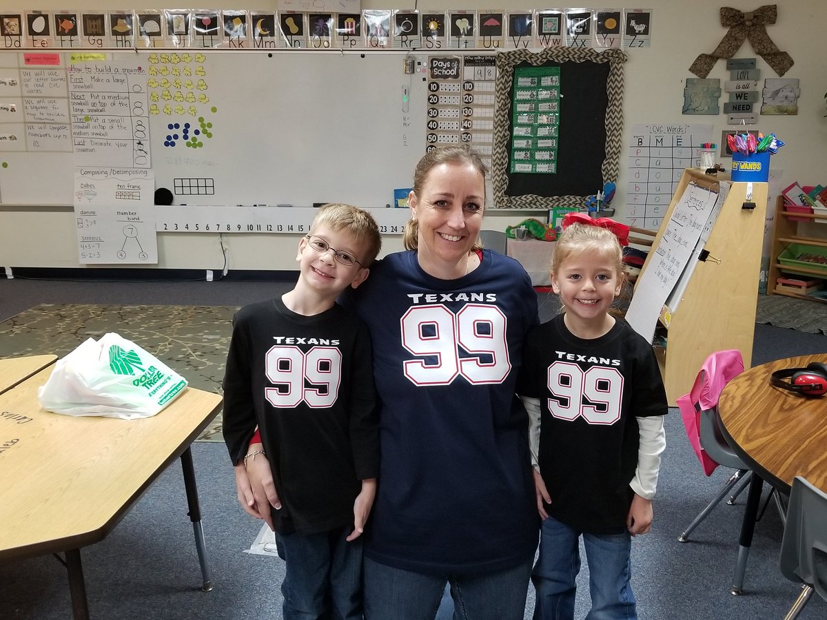 Alisontwins's tweet photo. Celebrating 99th day of school @WISDParmley #willisisd https://t.co/VqMJfCZU8E