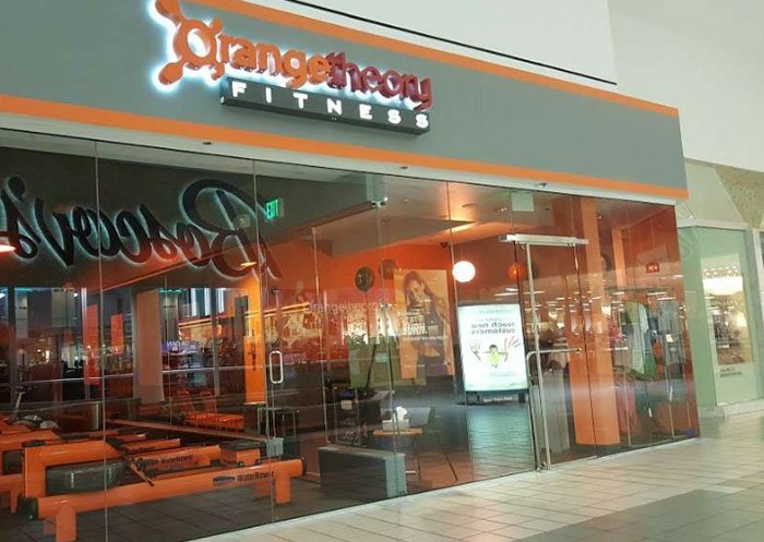 CoStarGroup's tweet photo. A CoStar study found leases for general retail and apparel tenants have fallen from an average of six years in the five-year period ending in 2007 to 4.5 years in the most recent period. https://t.co/96vt2fJpcx https://t.co/siroze73vs