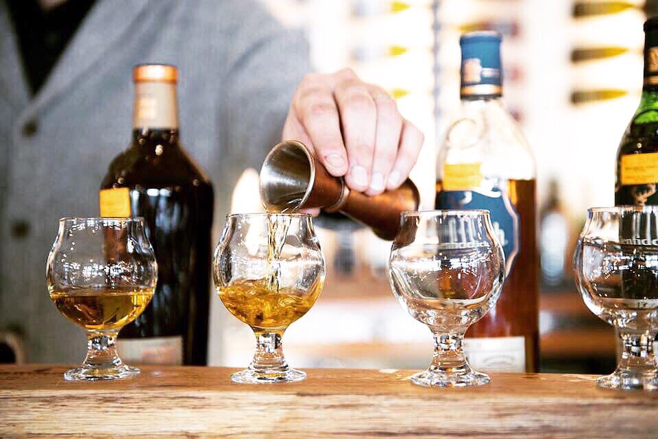 dilworthtr's tweet photo. Itβs Wednesday and Whiskey Day at DTR! π₯ ... Come by and join us for $25 whiskey/bourbon flights! Japanese highballs are all half price too! Way to do hump day π«πͺ ... #whiskey #cltdrinks #cocktail #cltfood #food #cltwine #cltobserver #charlottesgotalot #whiskey #flights #igers https://t.co/RPVbL3E05a