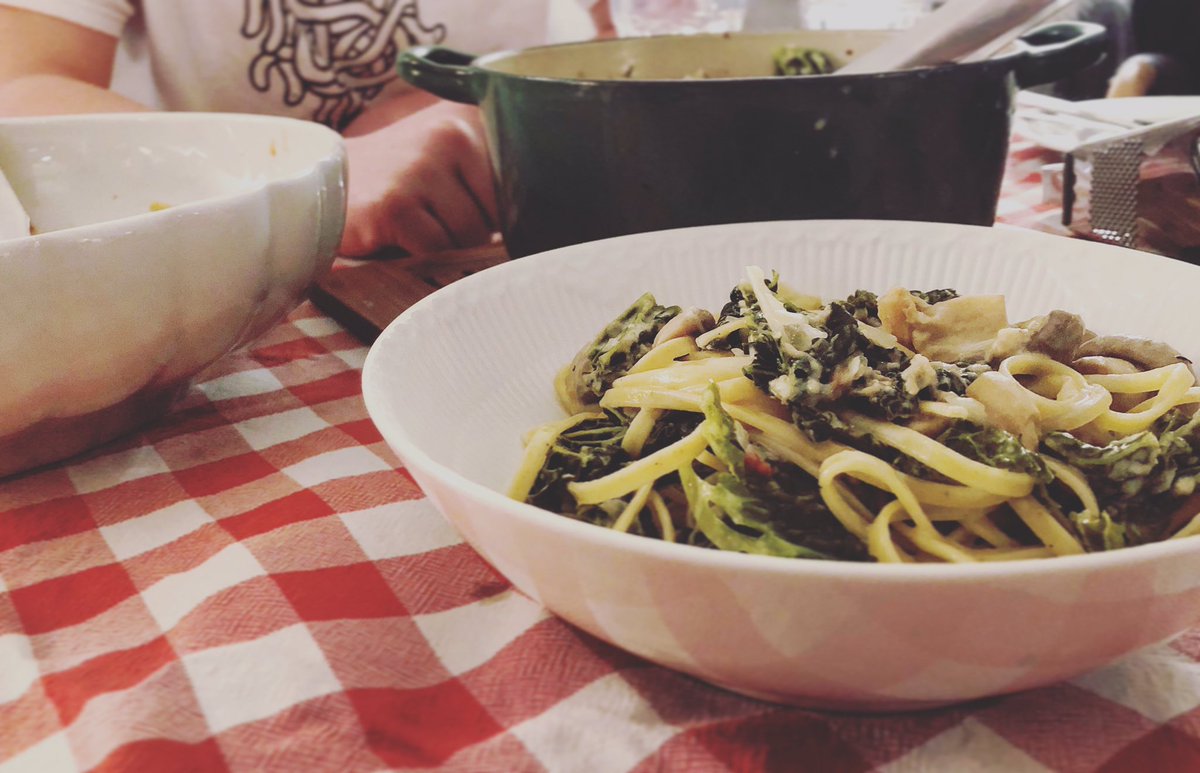Savoy cabbage &amp; shroom, my own cheese, chilli and a smidging of cream #paulscheese #paulsoste
