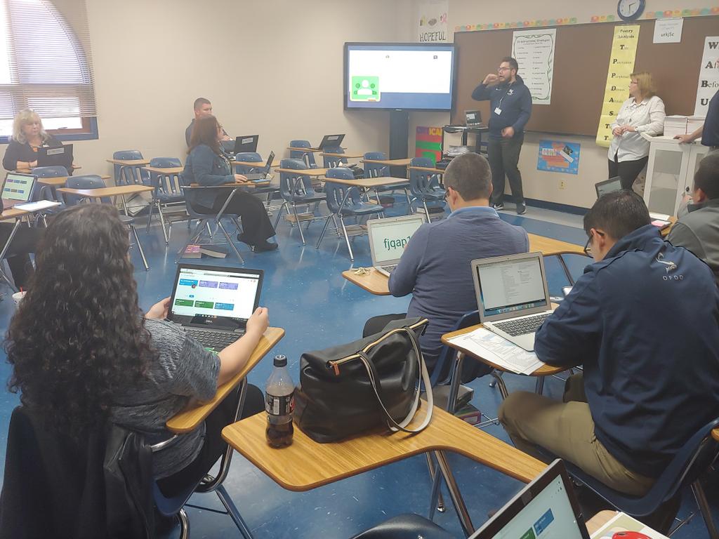 Acuna008's tweet photo. DV is becoming a google classroom school - Training conducted by our own DV Technology CADRE @DVHSYISD @YsletaISD https://t.co/QOwTNZFRWp