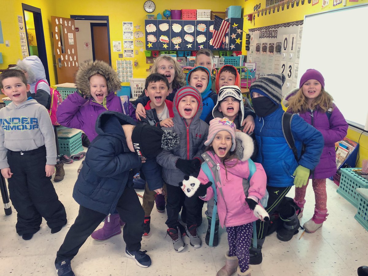 MissHart2nd's tweet photo. This class is ready for the cold and want a snow day!! ❄️ @BravesSupt https://t.co/dhfIlX7Zv7