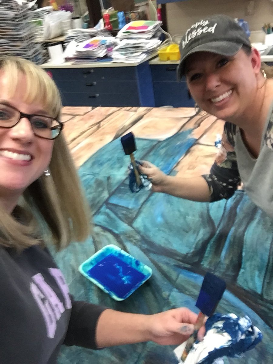 MES_Coach's tweet image. Afternoon painting is good for the soul. It’s starting to look like we’re under the sea around here! 🌊 #LittleMermaidJr #UltimateLearningExperience @MESrocksMusic @MabletonES