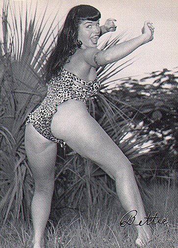 Bettie’s going wild for #HumpDay! 💋🐾💃🏻
.
#bettiepage #bunnyyeager #pinup #junglebettie #dance #bettiebooty