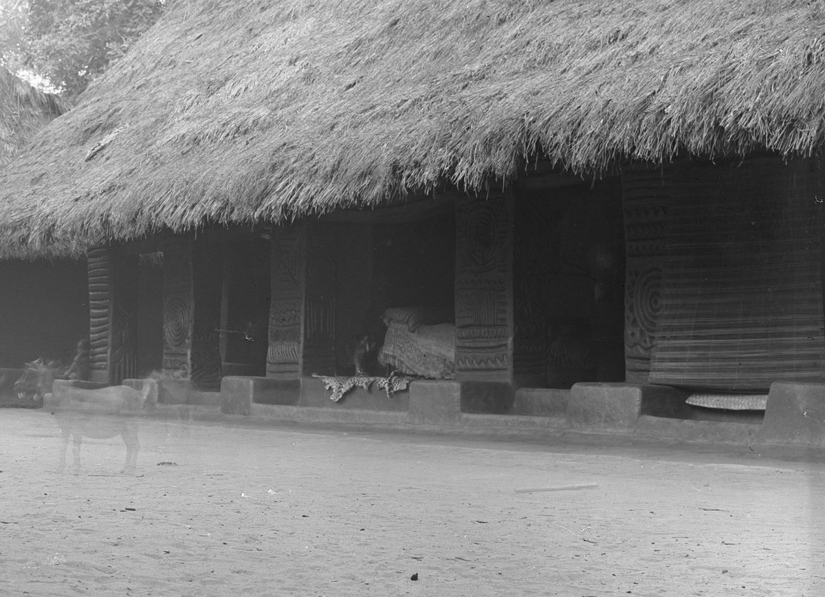 An Edo house photographed by Northcote Thomas, c. 1909-10.