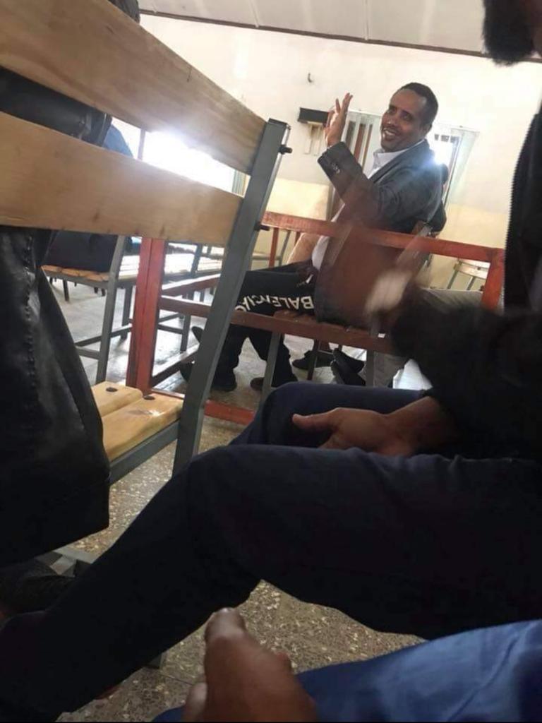 a_isse's tweet photo. Abdi #Iley butcher off #Western Somalia look at him now sitting on his death bench, anyone who dares to betray #Somaliweyn will meet a similar fate #Musebihi and other traitors will be waiting for their turn death to traitors.@OgadenWar @akeemdayer @Riovice @ogadenonline. https://t.co/nf4YHteXZH