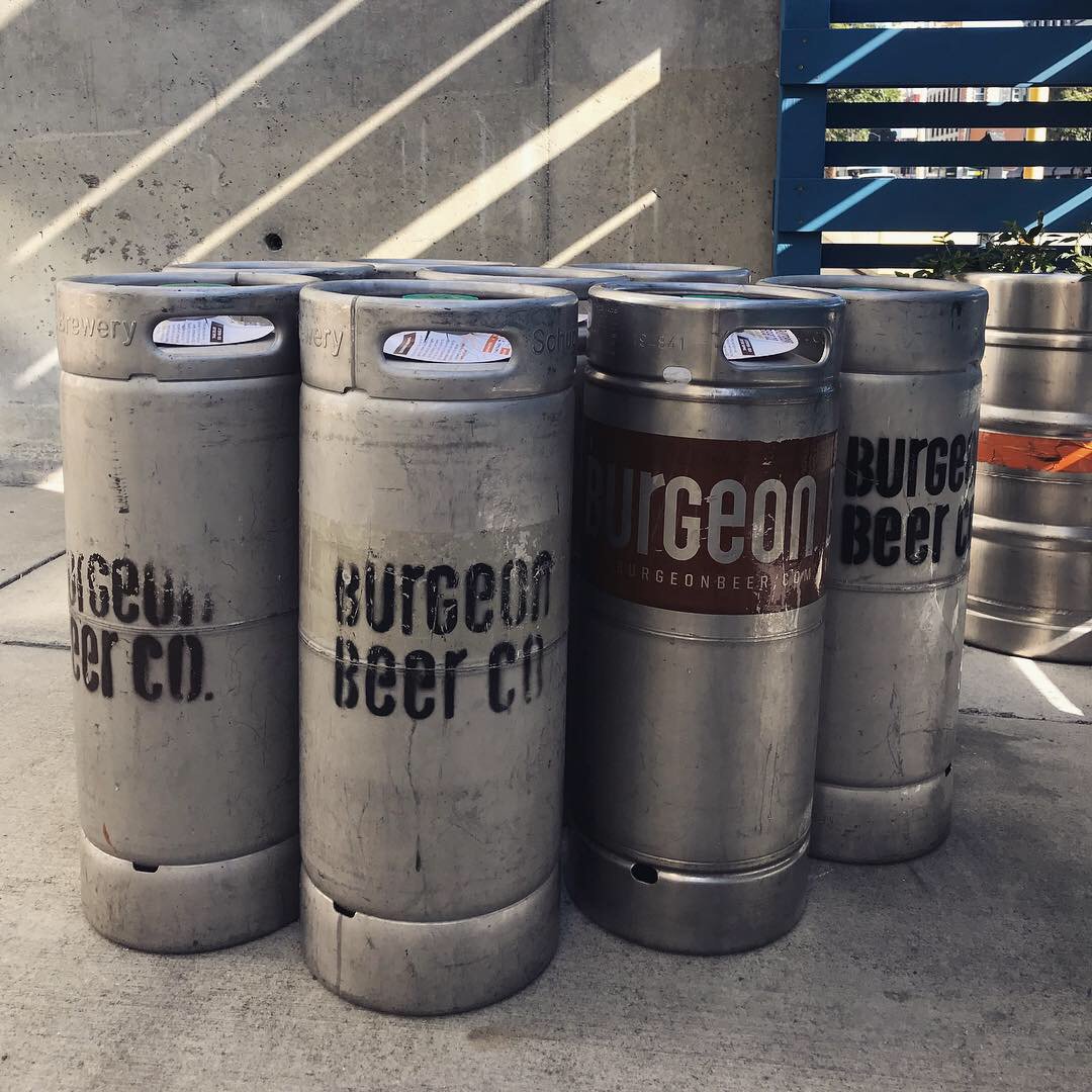 citybeerstore's tweet photo. @BurgeonBeer
DRAFT:
Fine Tuned, In Parallel, Treevana, Canopy Tour, Pistil Pils, Moo Moo Farm and BA Glazed
CANS/BOTTLES
Fine Tuned, In Parallel, Treevana, Canopy Tour and BA Glazed (very limited)
*also Juice Press will be on tap for Tuesday’s Fog Fest https://t.co/C6zg5K6IWy