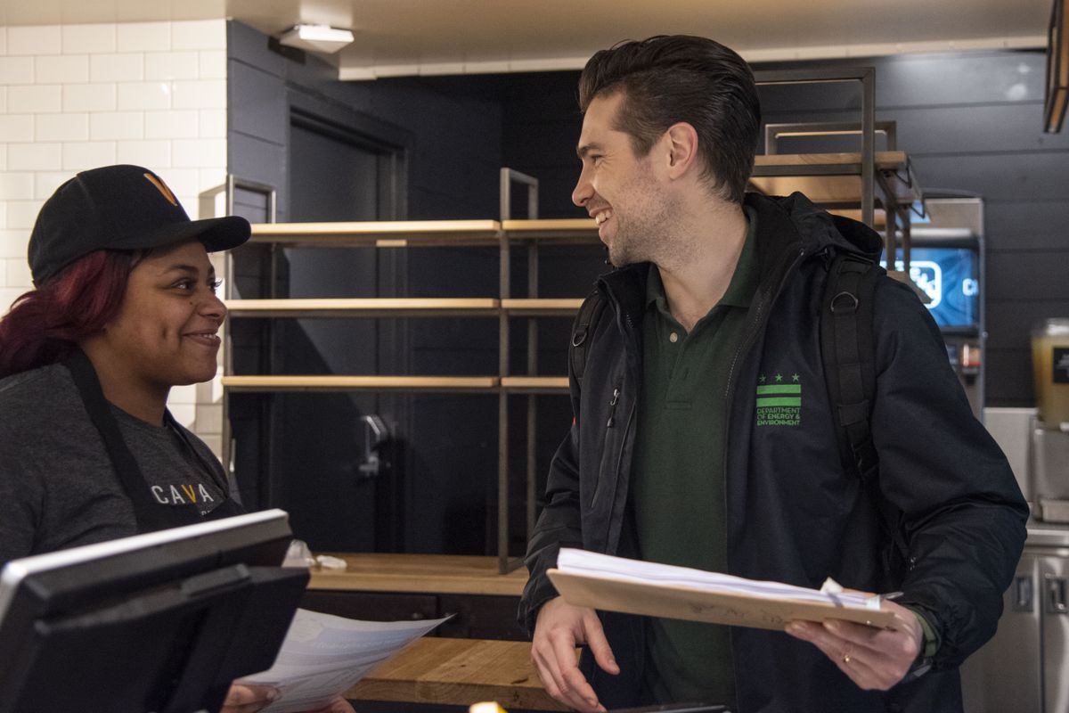 Zach Rybarczyk - Washington D.C. now has a straw cop - you'll be fined $800 if you use one after July 1 ‏