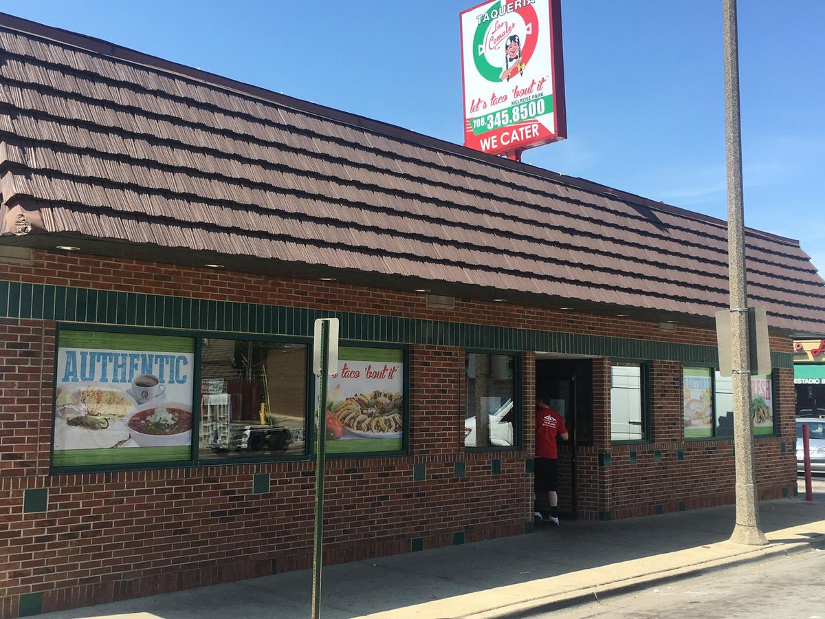 LosComales's tweet photo. <<FIRST RESPONDERS>>
Don't forget today we are feeding and warming up our brave first responders with 3 tacos and a drink, just have your ID available! We also have free coffee and champurrado for all of our customers. (Both specials are dine in only) #tacoboutit https://t.co/oirGWX28SN