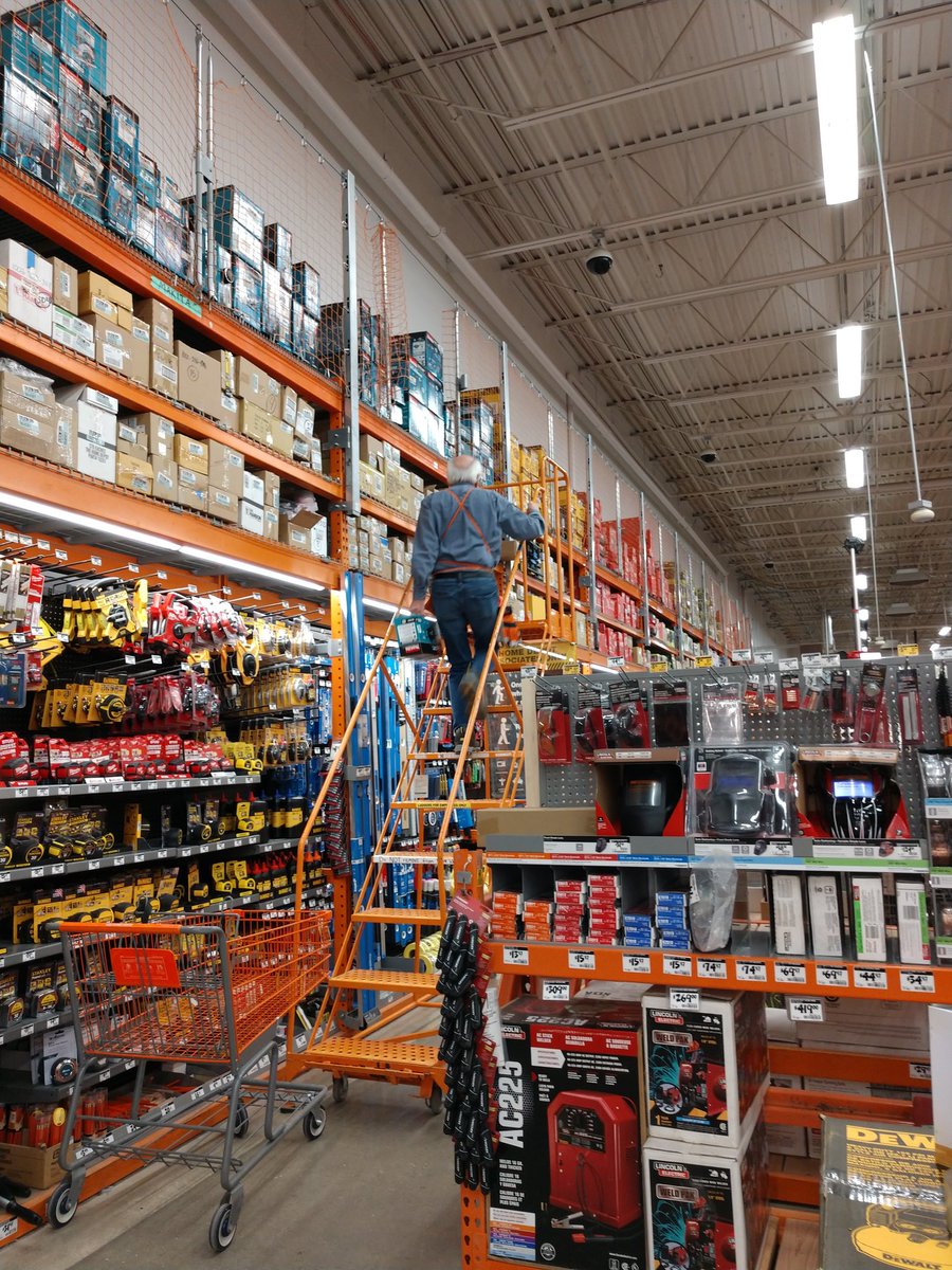 Larry Adams practicing good ladder safety today! Great job Larry !!