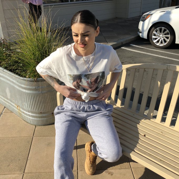 &ldquo;Ew those guys are staring at me&rdquo; https://t.co/Lwx7lR2hDm