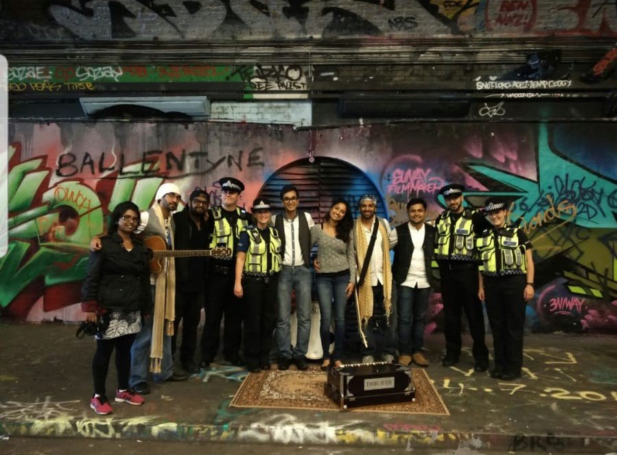 SidePartition's tweet photo. 2 yrs ago, we were shooting the music video for our latest original track #terihibarqat, when we bumped into some lovely police officers frm @metpoliceuk. We promised, we'll tag them when the song releases and the band becomes famous.... https://t.co/7H3iRCURU0