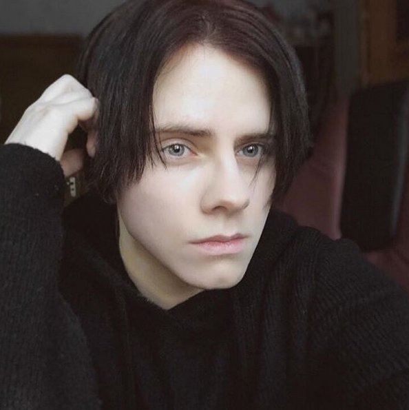 atomixture's tweet image. Oi, meu nome é Oscar Peshkov e eu sou absolutamente lindo.