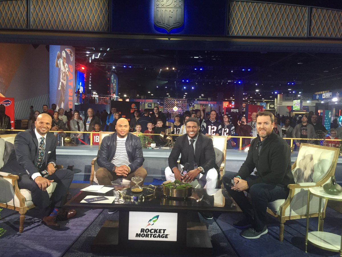 Was great talking about the <a href="/FedEx/">FedEx</a> #AirandGround Players of the Year again today. There’s one day left to vote for your favorite QB and RB! Head to NFL.com/FedEx. #AirandGround