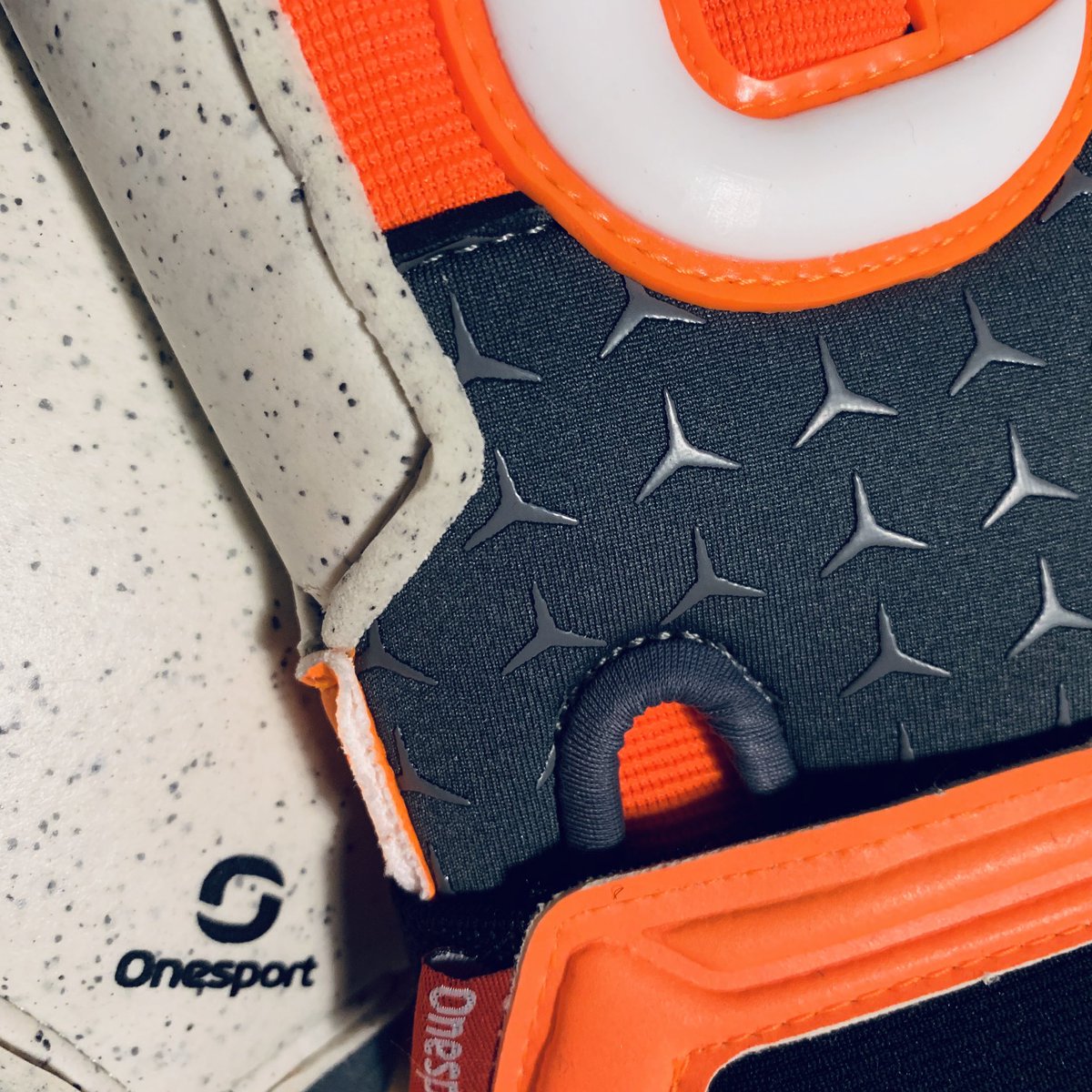 We need your help!  Do you want to test our new range of gloves before anyone else?  If you are a size 9 or 10 click the link and sign up to be entered into a draw to win and test a sample pair for us!

eepurl.com/bnpUWT 

#GetAGrip