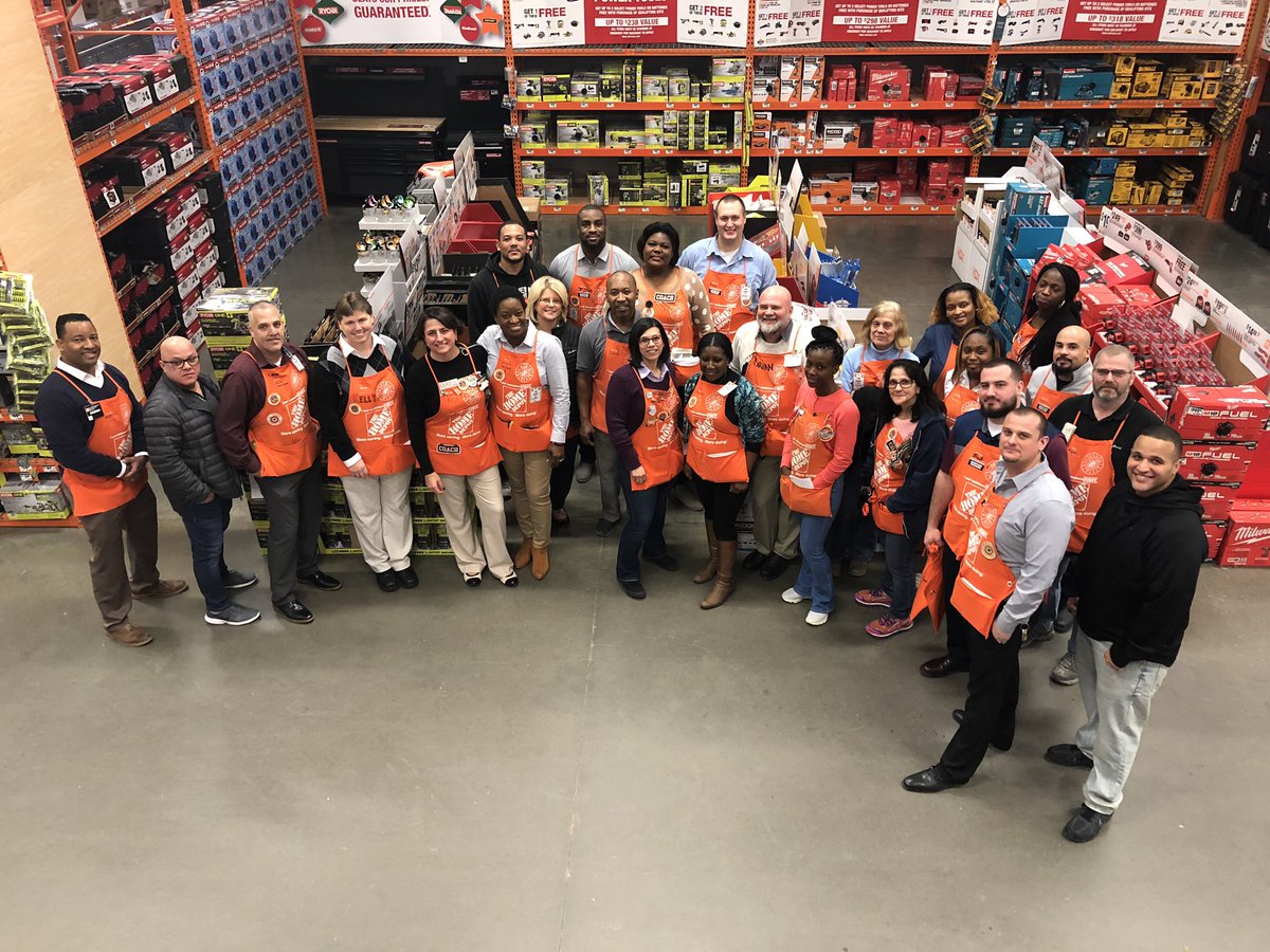 nyyroro's tweet photo. Meet some superstars from Ewing, NJ! Gavin-D25/Oneil-D23/Helen-D91/Isabelle-Specialty DS/Stacy-ASDS/Erica-MEA! They consistently live our values! Team 976 had an amazing 2018 &amp; are poised to have an even better 2019! Congratulations &amp; thank u for your efforts! #NJM @c_oneill0940 https://t.co/tdodObBlx6