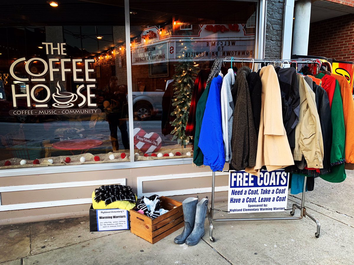 MistyWard78's tweet image. Highland Elementary Warming Warriors are helping to keep Paintsville warm! #CmPS #WarmingWarriors #ServiceFirst #HomeTownProud