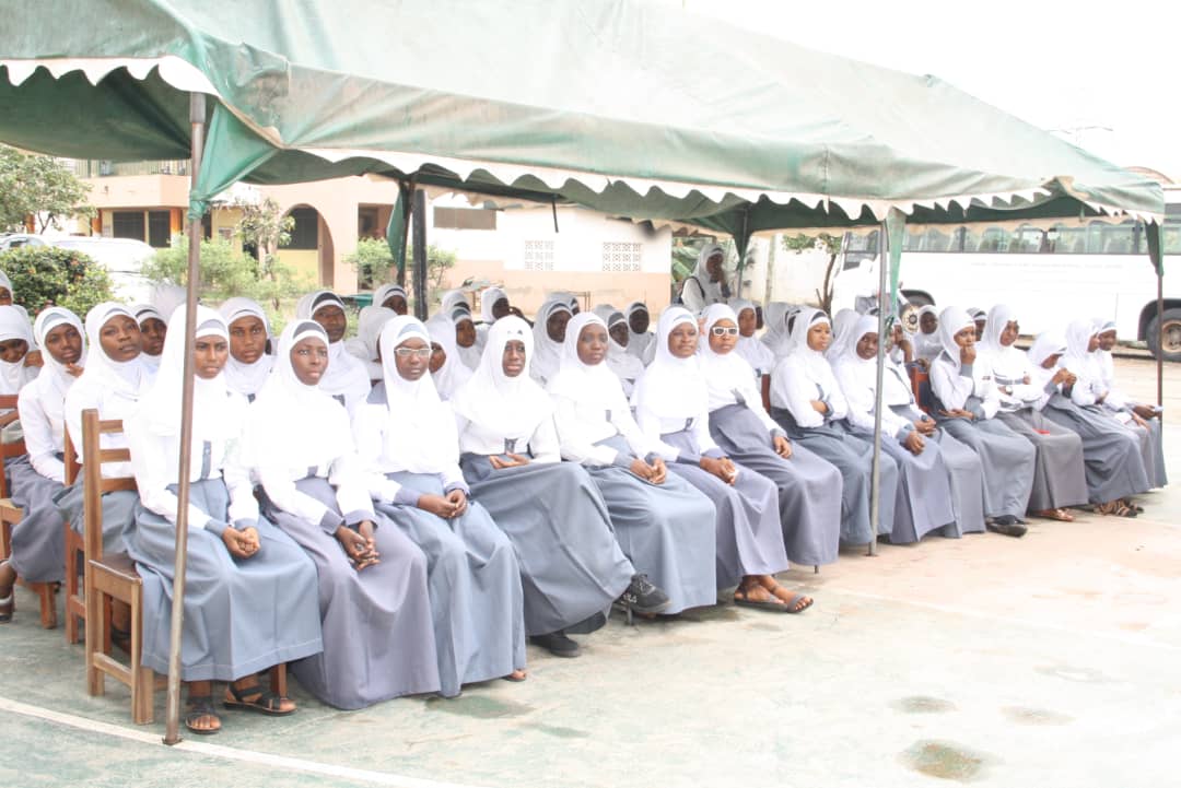 UmaruSanda's tweet photo. Today, I joined old students of Ghana Lebanon Islamic School (GLISS) in Accra to motivate and empower their juniors. It was exciting to interact and share my story of sheer luck with them. Please, go back to your school and do same. They need it. #CowboyDiaries #CommunityChild https://t.co/jqLwdPLmUe