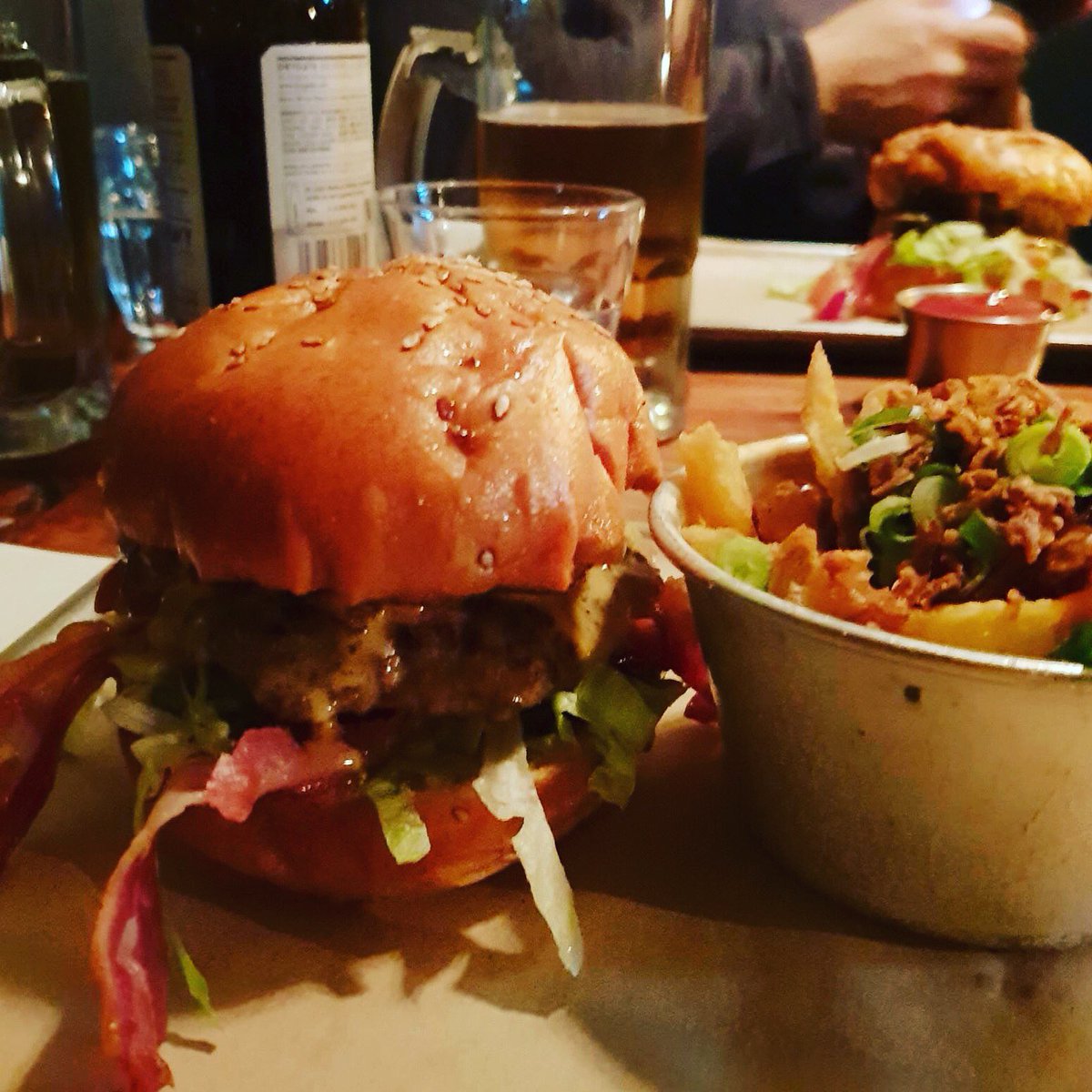 GerhardBurgerC's tweet photo. @MacandWild One Sentence Review: Decent but wouldn’t get it tattooed on my face. #gerhardburgerclub #gbc #gerhardorgohome #gohard #londonfood #burger #burgers #yummy #yum #foodporn #foodie #instafood #food #burgeraddict #eeeeeats #picofthedays #harrystyles #kelsykarter https://t.co/kIdKJuAnxO
