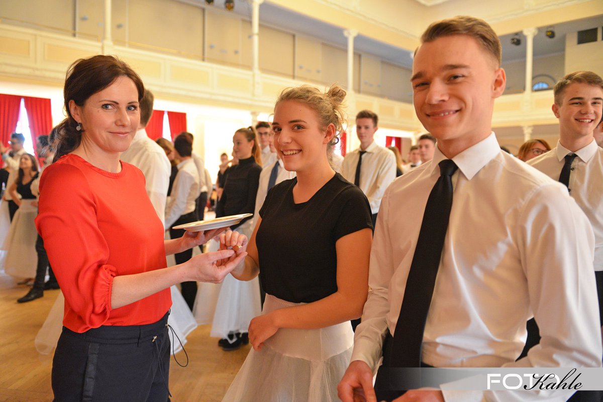 Sachsens First Lady Annett Hofmann besuchte heute unsere Debütanten bei den Proben in der Börse Coswig. #SemperOpernball #dresden #sachsen #coswig #tanzschulelax #opernball Foto Kahle