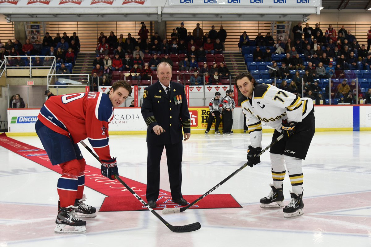 It's #bellletstalk day and First Responders night tonight so the <a href="/axemenhockey/">Acadia Axemen Hockey</a> and <a href="/DalTigers/">Dal Tigers</a> hockey team took some photos before their game tonight to support the cause! @acadialetstalk