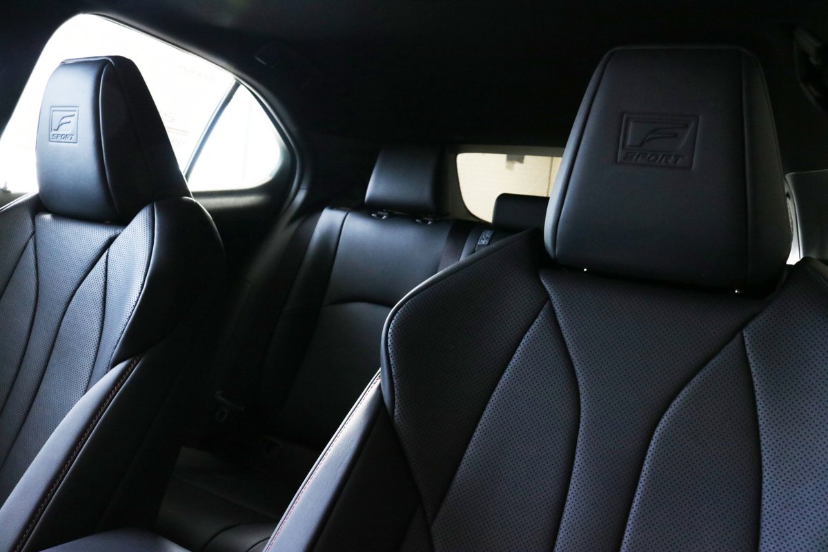 Kuni_Lexus's tweet image. Just arrived!! The all new 2019 UX 250h. Go Hybrid! #UX250h #LexusPlus