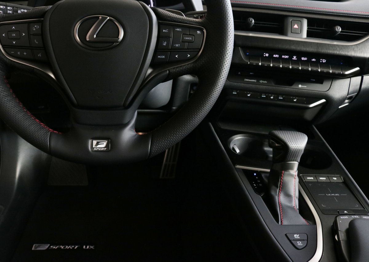 Kuni_Lexus's tweet image. Just arrived!! The all new 2019 UX 250h. Go Hybrid! #UX250h #LexusPlus