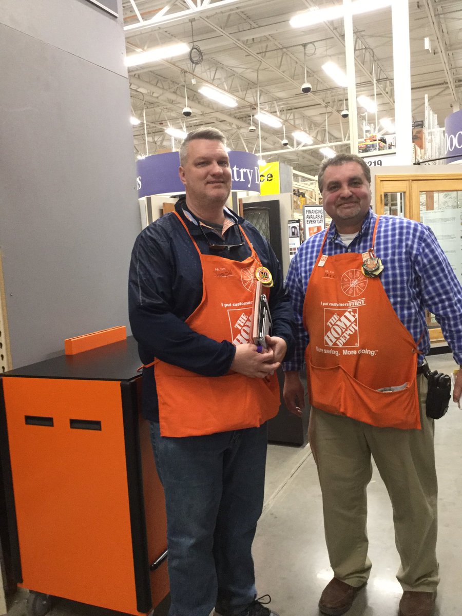 Carylon3659's tweet photo. Great Visit Store 812 Scottsboro Alabama 
$149 Installed Signage Everywhere https://t.co/ayGdVJszwC